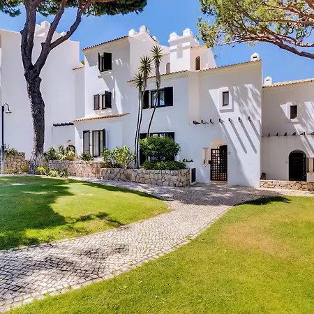 Pine Cliffs Village Отель Албуфейра