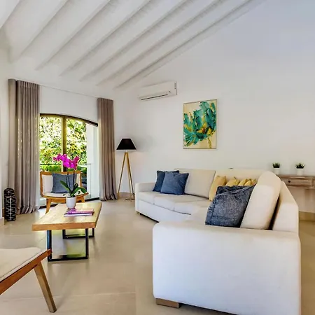 Отель Pine Cliffs Village 5*