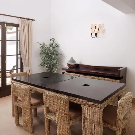 Pine Cliffs Village Отель