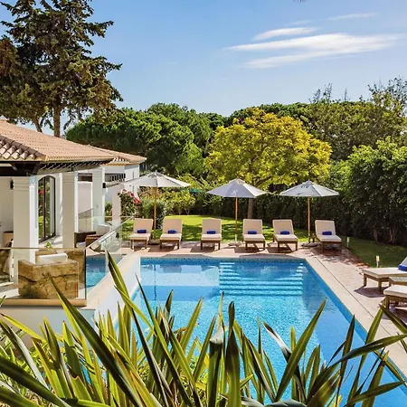 Отель Pine Cliffs Village 5*