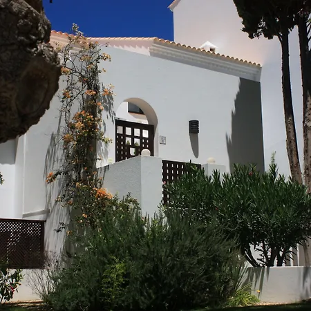 Отель Pine Cliffs Village 5*