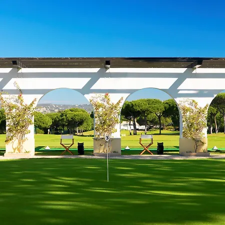 Отель Pine Cliffs Village