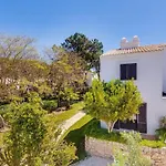 Pine Cliffs Village Otel