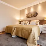 Pine Cliffs Village Otel 5*