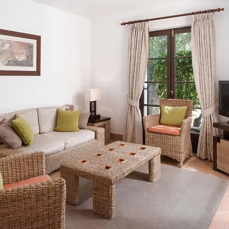 Pine Cliffs Village Hotel