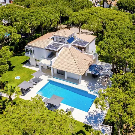 Pine Cliffs Village Hotell 5*