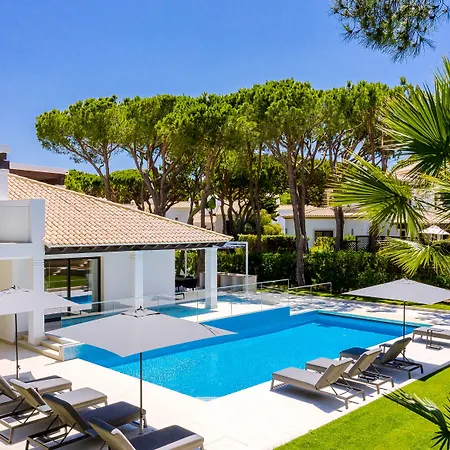 Pine Cliffs Village Hotell