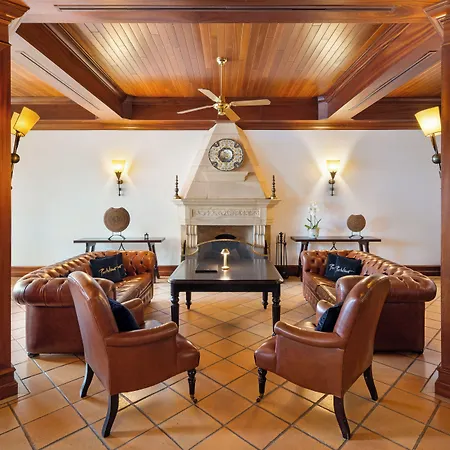 Pine Cliffs Village Szálloda 5*