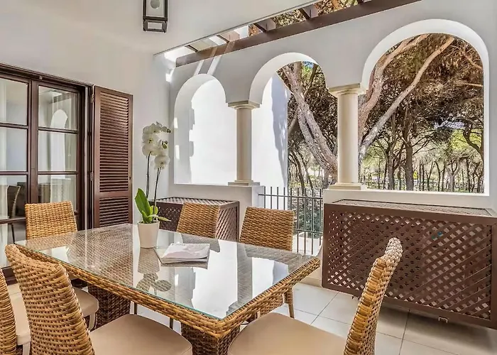 Pine Cliffs Village Szálloda